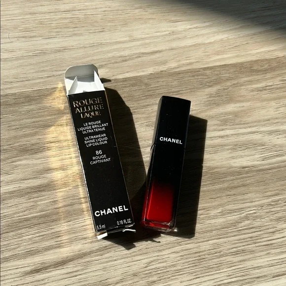 CHANEL Lipstick Beauty Bundle - Picture 2 of 6